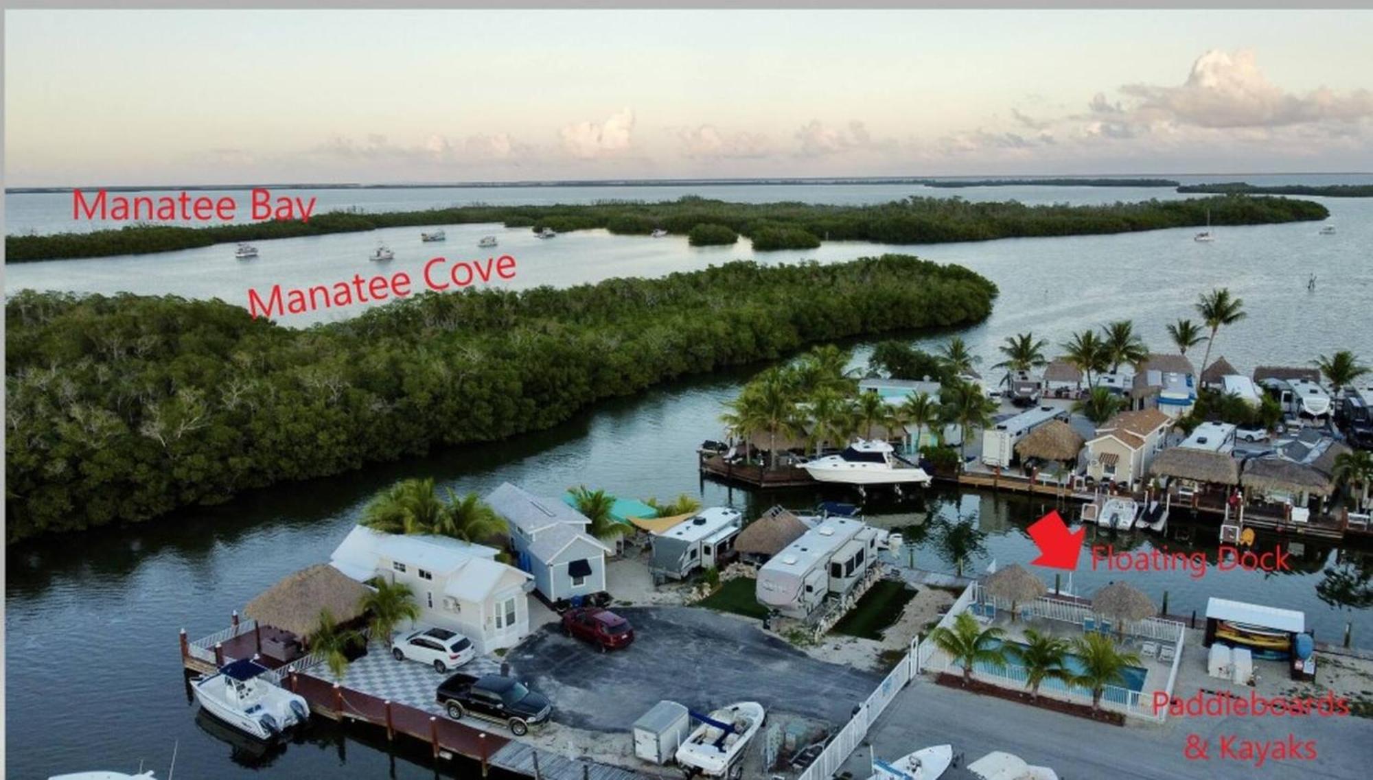 Tiny Home On Waterfront, Bay Views, Deck, Pool Jewfish الغرفة الصورة
