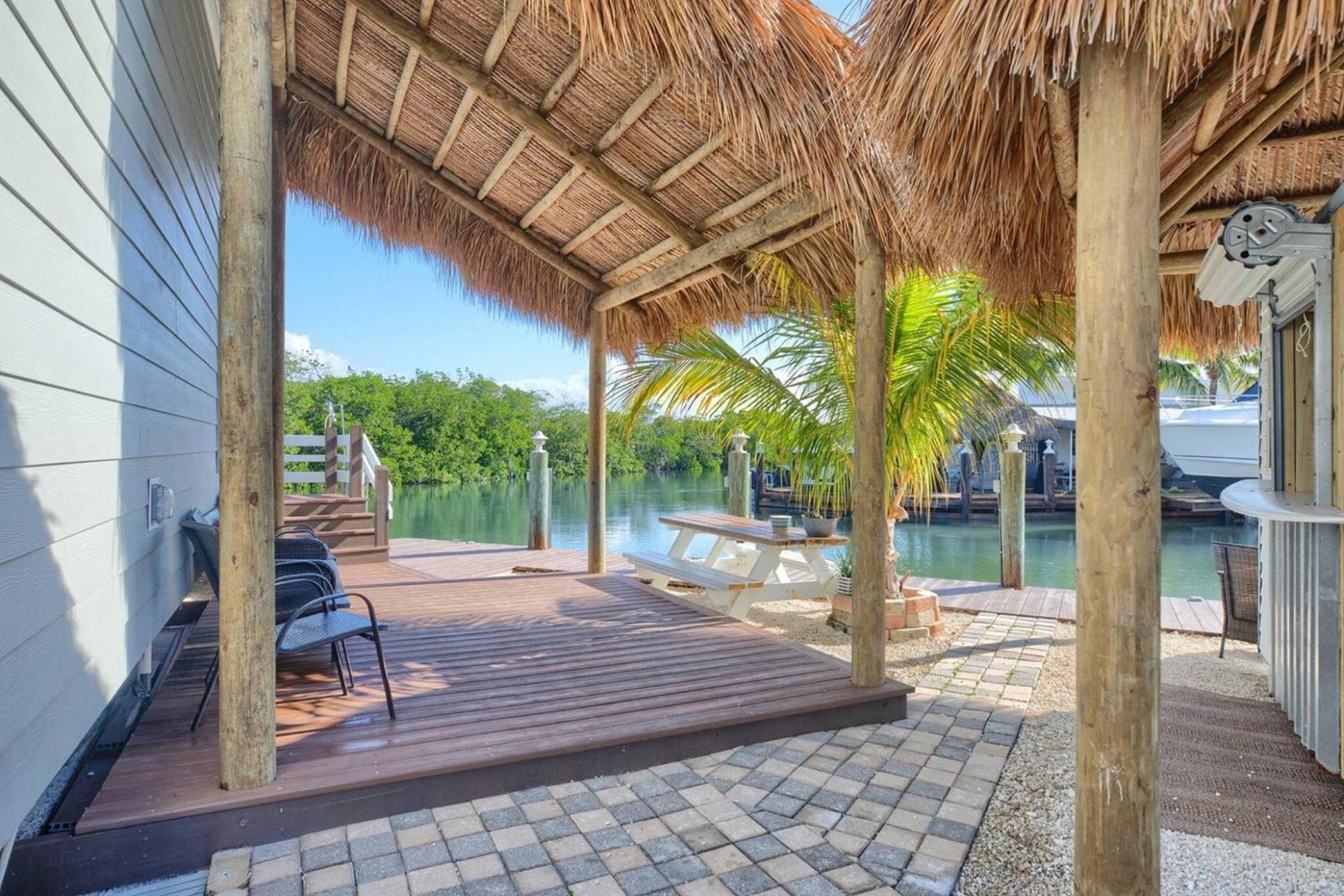 Tiny Home On Waterfront, Bay Views, Deck, Pool Jewfish الغرفة الصورة